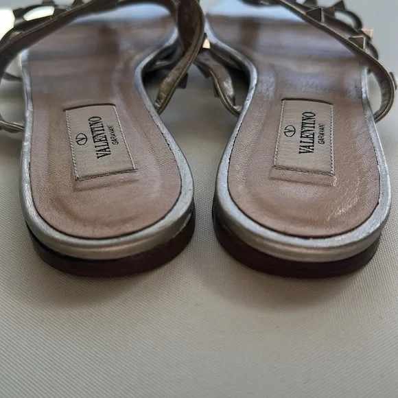 AUTHENTIC Valentino Garavani Rockstud Sandals